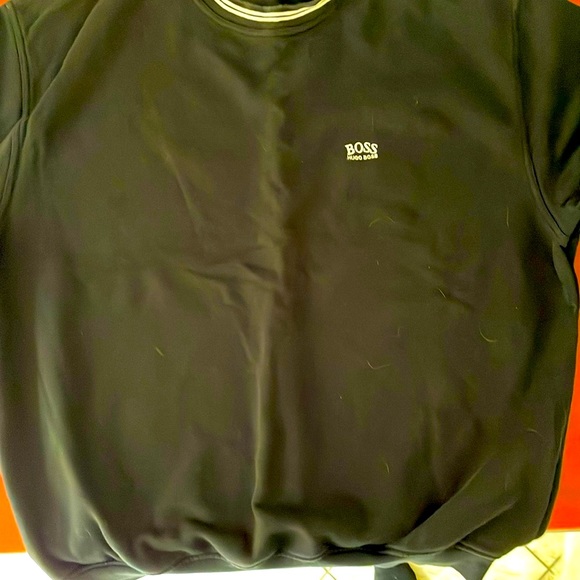 Hugo boss sweatshirt, black, and white extra extra large - Picture 5 of 5